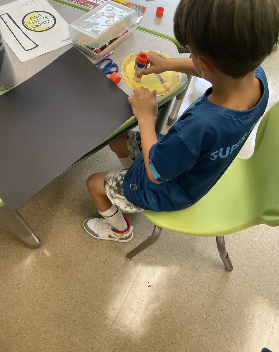 One of my favorite fit at day of school activities. #thekissinghand ❤️🖐🏼