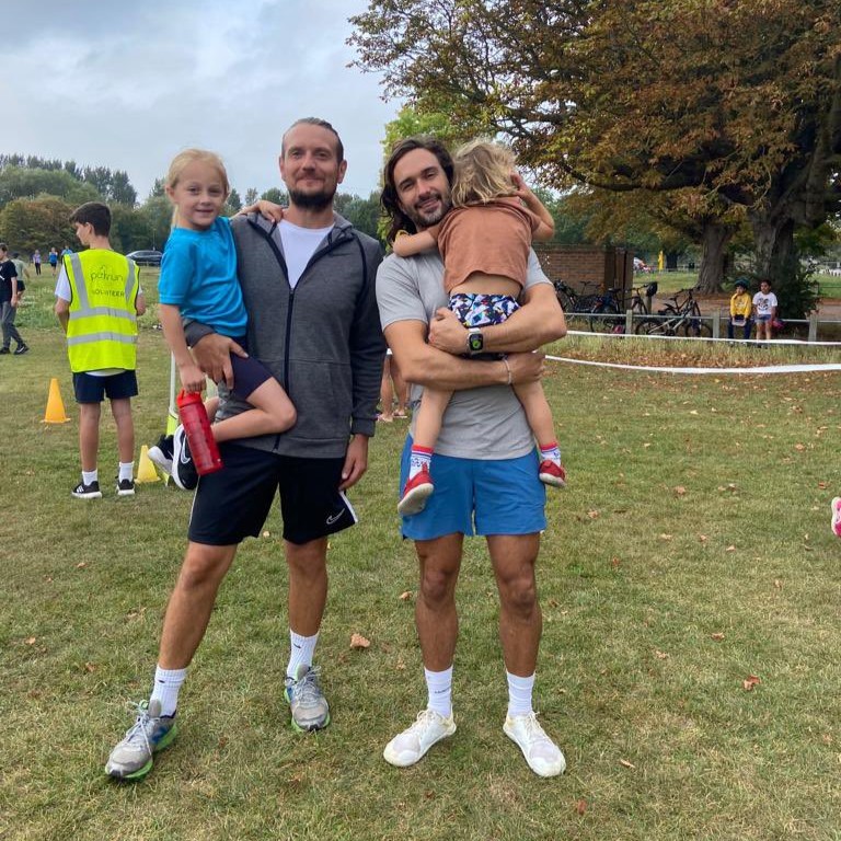 parkrunUK's tweet image. It was fantastic to see @thebodycoach and family at Laleham junior parkrun this weekend 🙌 

🌳 #loveparkrun
