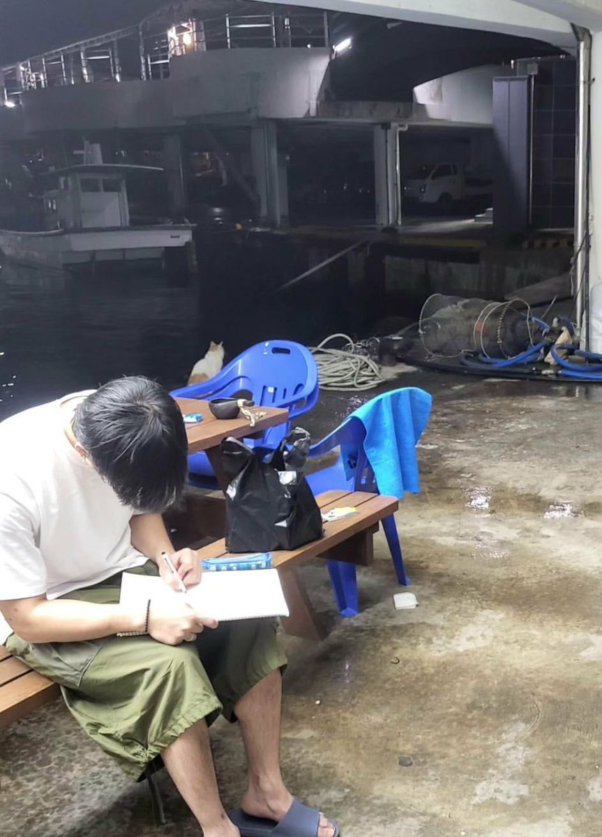 jackwgege's tweet photo. pasti abis mancing nih, kata gua mah lu mending bikin empang jeb sekalian ternak lele https://t.co/igWZsv3C6d