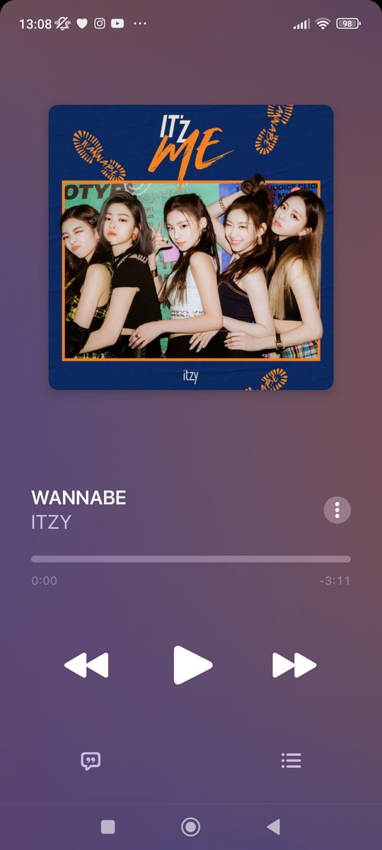 only french pals will know who the celebrity is but IM PISSING MY PANTS THIS IS TOO FUNNY