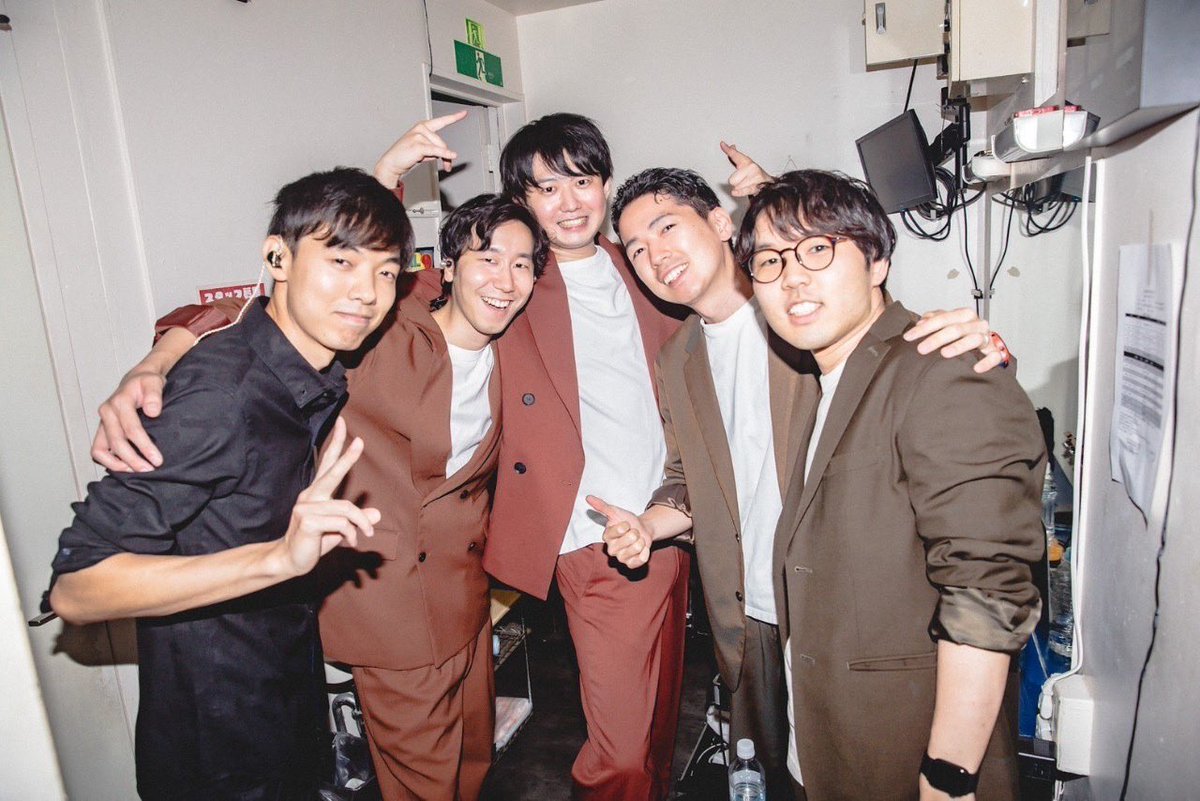 2023.09.18 新宿SAMURAI

あねそかり 1st EP「あーね」
＃チャーリームード
お越しいただきありがとうございました🎉

1.エンターテイナー
2.Girl
3.Heartbeat
4.新曲
5.Step
6.Perfect!!

▶︎Apple Music
music.apple.com/jp/playlist/09…

▶︎Spotify
spotify.link/fKQr0mZYbDb

Photo by <a href="/asak030_yay/">Asako</a>