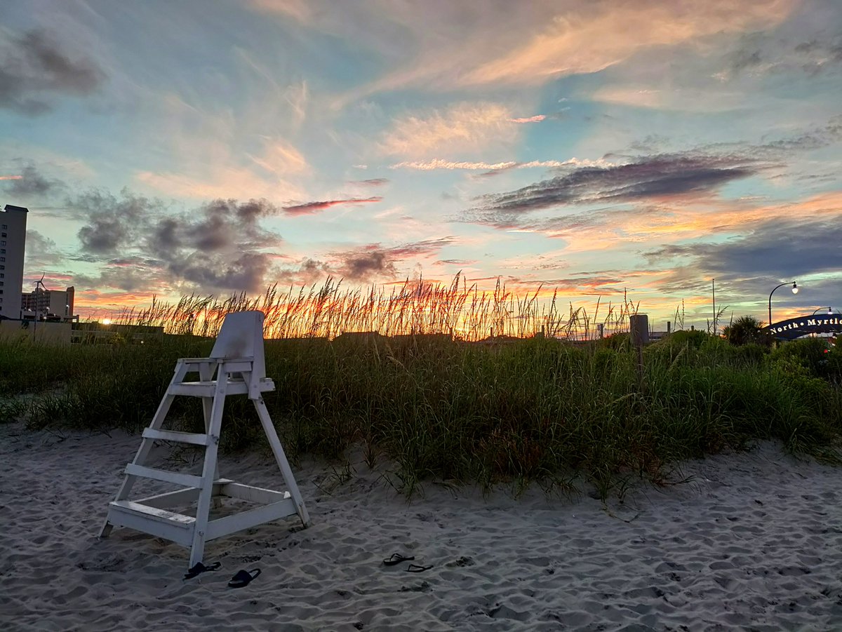 Beach sunset. Taken June 2022.

#GuruShots #sunset #beach #northmyrtlebeach #clouds #photography #photographer  #beachphotography #outdoorphotography #KlipPics #picoftheday