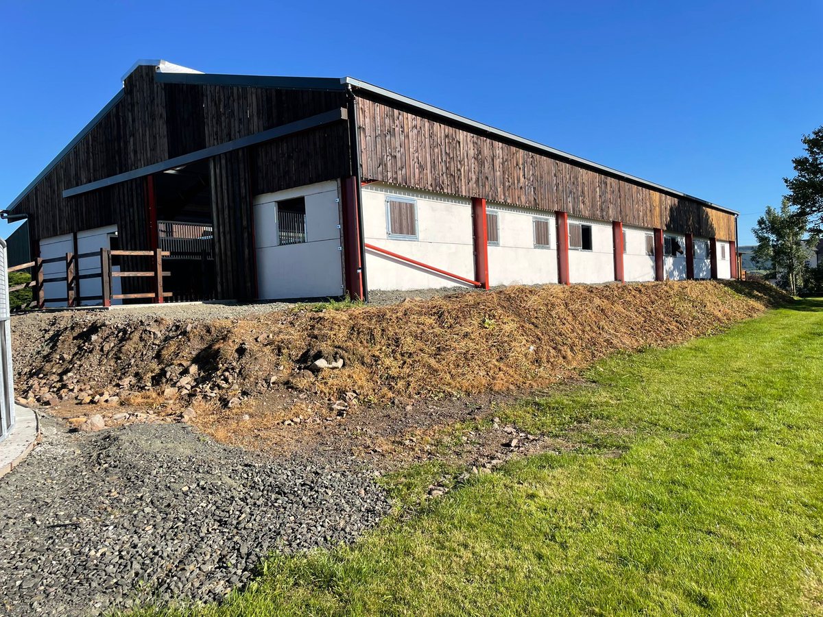 GHConstruction's tweet photo. 🏇🏇Look at this Equestrian Building that we recently manufactured for our Scottish agent Fair Buildings Ltd

This building was supplied to a leading race yard in   Kinross, Scotland - Lucinda Russell Racing .🏇

⭐35m x 15m x 4m Steel Frame Building⭐

Call today📞01270 781158 https://t.co/1WnRYeAGGX