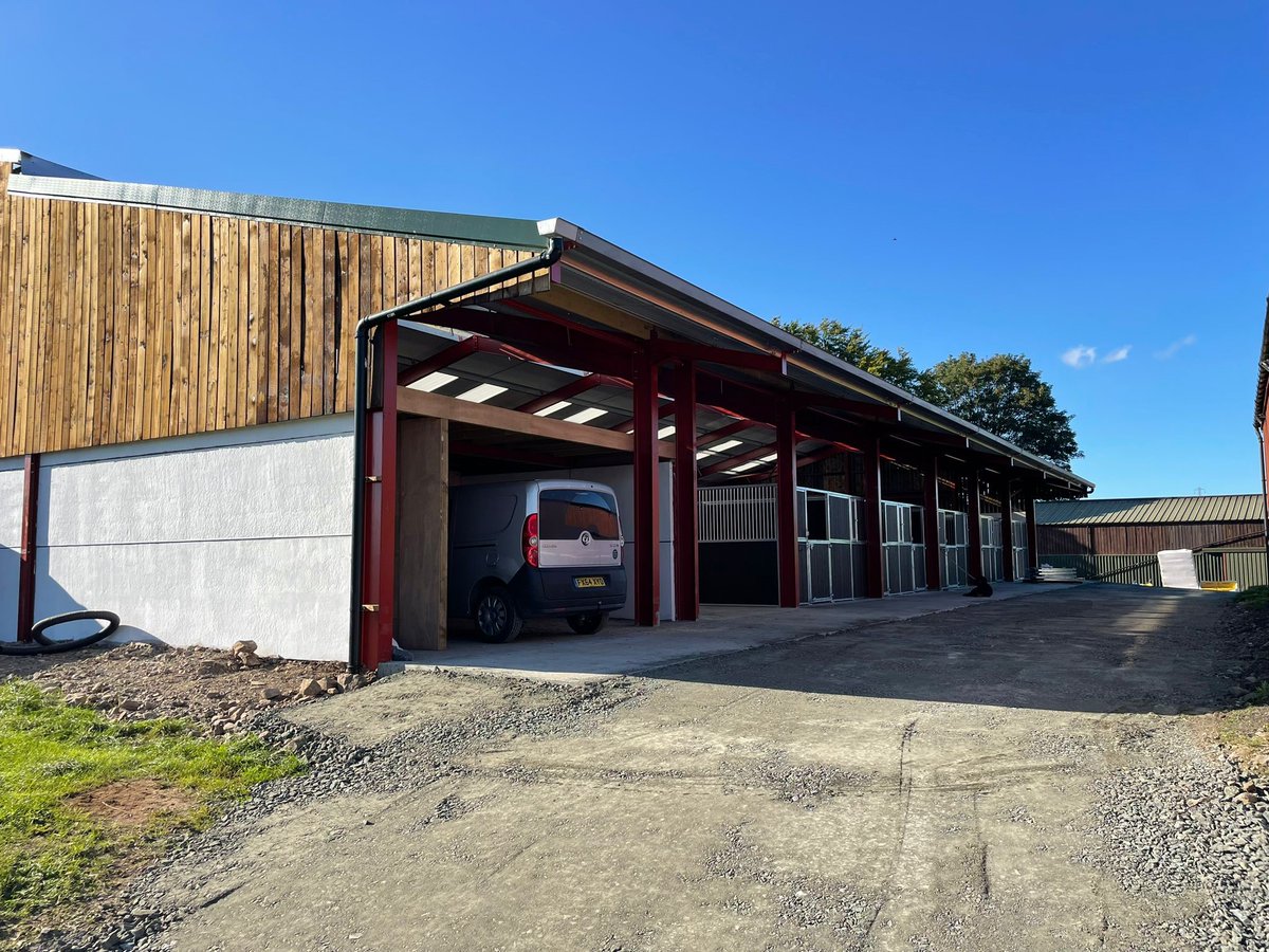 🏇🏇Look at this Equestrian Building that we recently manufactured for our Scottish agent Fair Buildings Ltd

This building was supplied to a leading race yard in   Kinross, Scotland - Lucinda Russell Racing .🏇

⭐35m x 15m x 4m Steel Frame Building⭐

Call today📞01270 781158
