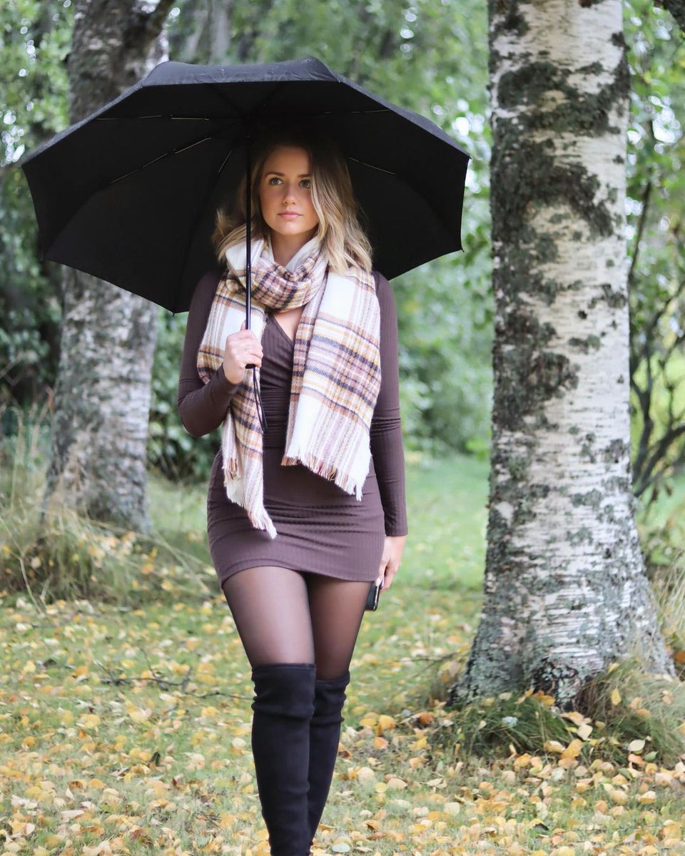 Taking a walk in my back yard

#rainyday #autumn #fall #fallfashion #fallvibes #finnishnature #finnishmoments #kneehighboots #kneehighs #boots #blackboots #shoeaddict #nylons #tights #scarf #falloutfits #autumnoutfit #autumnfashion #fashionwoman #womanfashion #dress