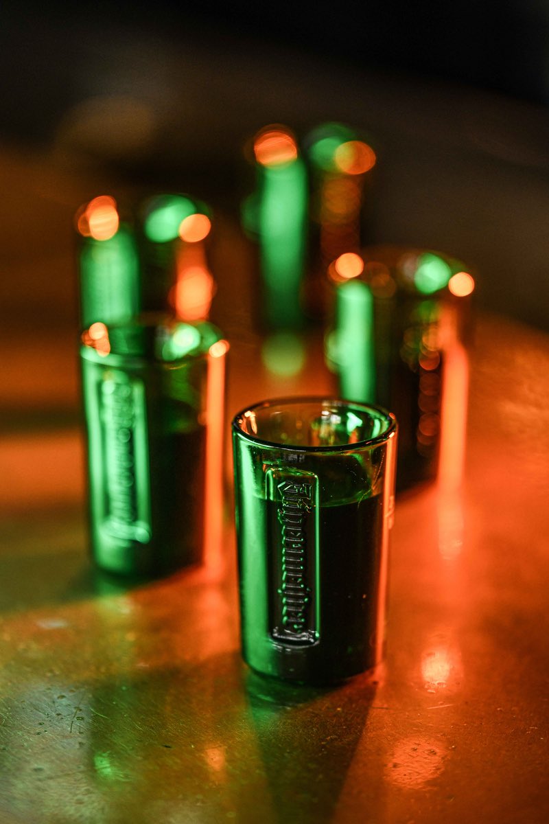 Jagermeister_es's tweet photo. En el imperio romano no sé pero en esto sí que pienso varias veces por semana. https://t.co/K8fp7BLV3p