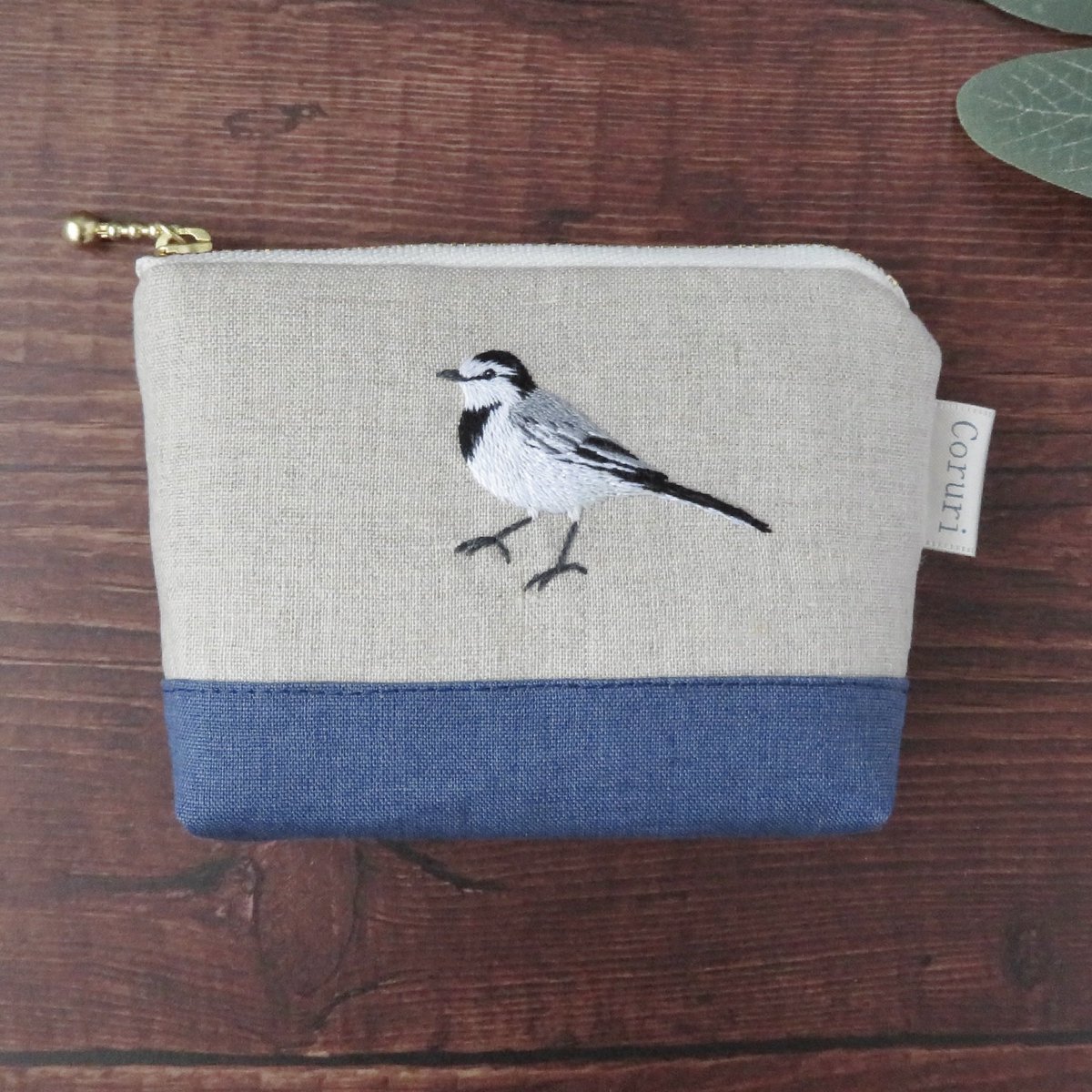 Coruri38's tweet photo. 秋らしいキンモクセイとメジロの刺繍リネンミニポーチや、シマエナガの刺繍ミニポーチなど複数出品中です。
ぜひチェックしてみてくださいね🌟

#キンモクセイ　#刺繍　#野鳥　#ハンドメイド https://t.co/JBJGXPQds7