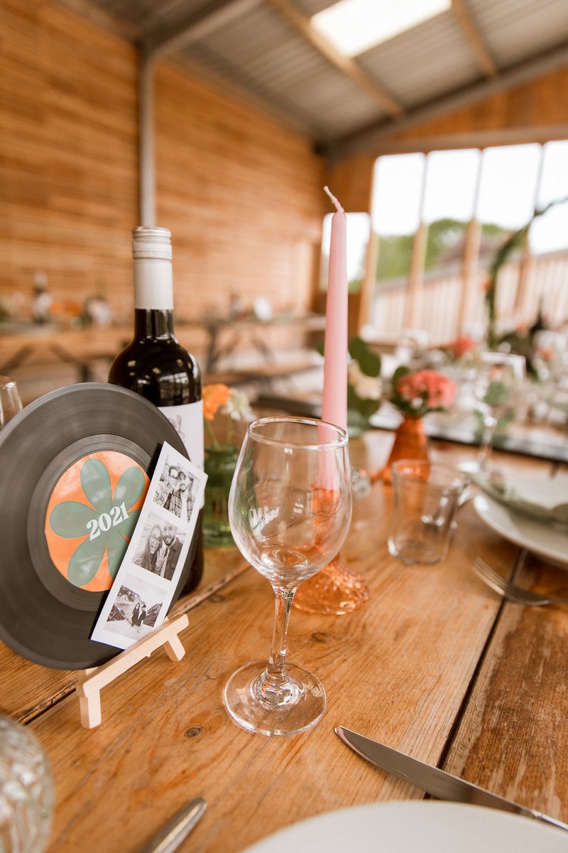 Hope Farm Dorset wedding with a funky retro 70s vibe and balloon sleeve Watters wedding dress! 🎶 🕺 rockmywedding.co.uk/hope-farm-dors…