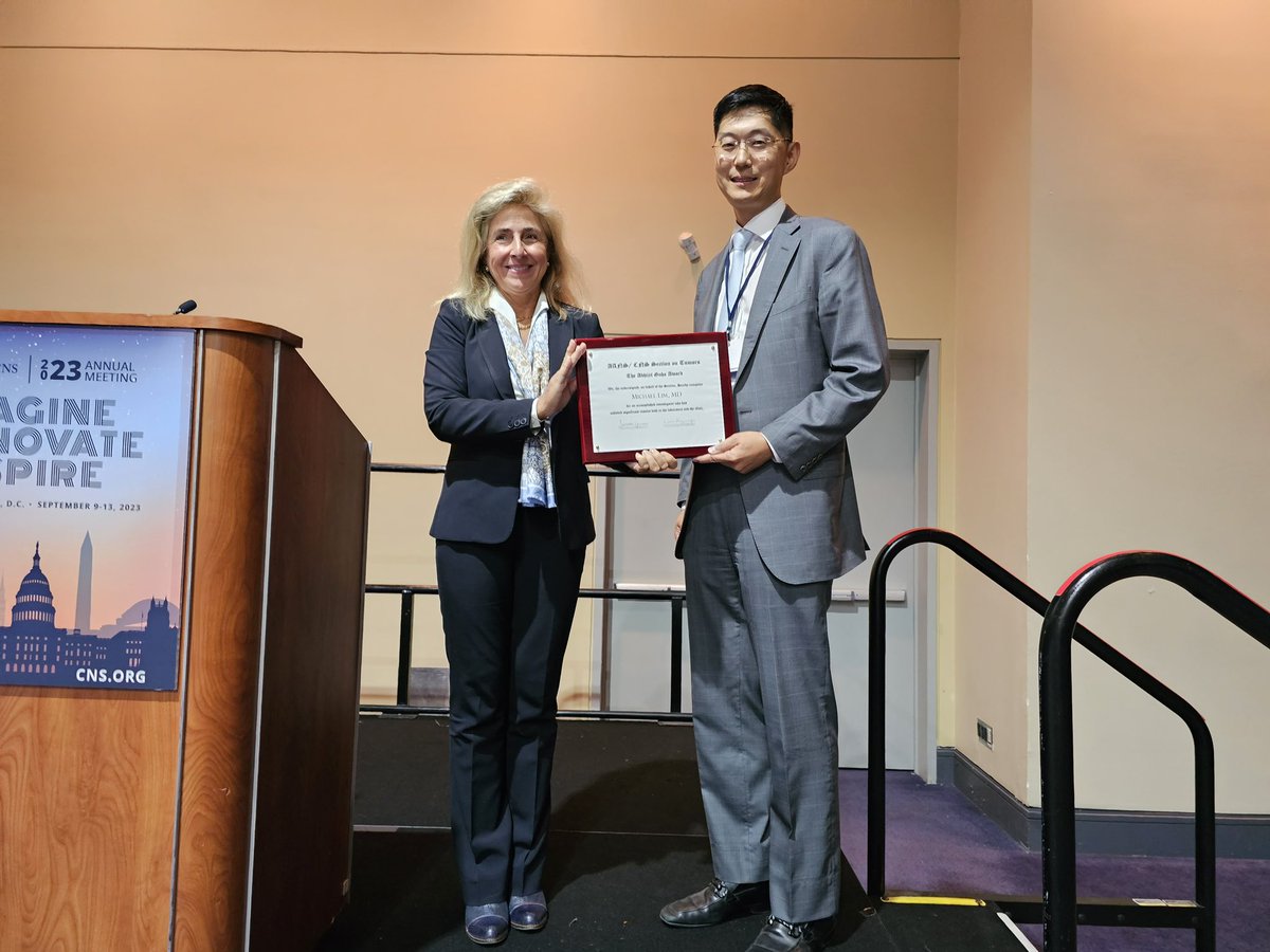 Congratulations to the 2023 Guha Award winner @MichaelLimMD from @StanfordNsurg! He gave a wonderful talk on perseverance in one’s career to a packed crowd @CNS_Update #cns2023. What a role model and inspiration!