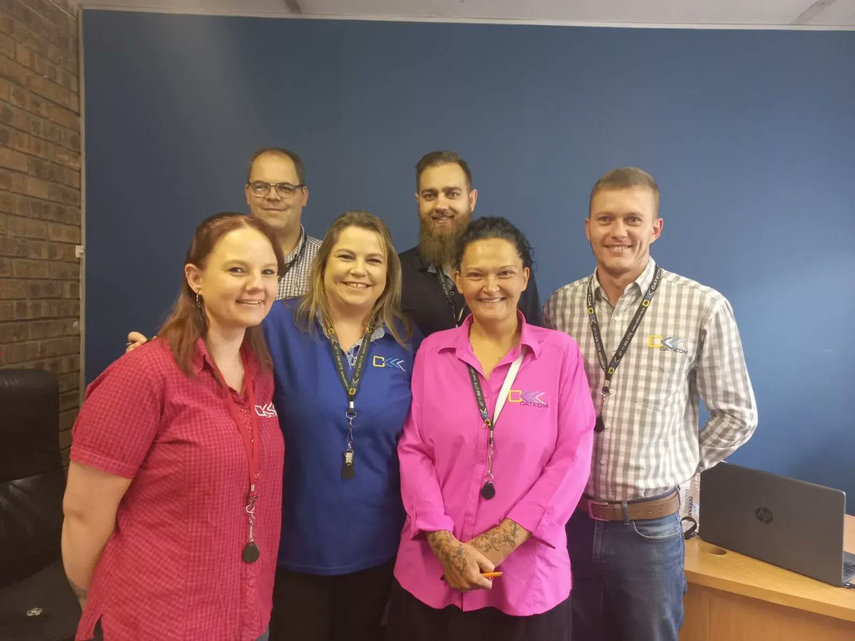 CatkomRebuild's tweet photo. 🌟 Behind every success story is a dedicated team. Meet our experts at Catkom Rebuild Centre, committed to delivering excellence. 

#MeetTheTeam #DedicatedExperts #CatkomExcellence https://t.co/ECK288ietQ
