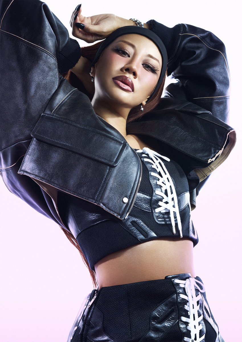 YOON_AMBUSH's tweet image. Thanx @harpersbazaarjapan for having me on 10th anniversary &apos;𝑻𝒊𝒎𝒆𝒍𝒆𝒔𝒔 𝑾𝒐𝒎𝒆𝒏&apos; Nov 2023 issue 🫶🏽🖤 

All clothes / shoes @ambushdesign SS24 
.
.
#ハーパーズバザー #harperbazaarjapan #harperbazaar #ambush #women #ss24