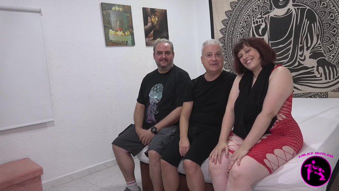 Este domingo el marido de @luciabiancops me la ha traido a casa para que me la folle mientras &eacute;l nos<a class="tags" href="/tag/luciabiancops">@luciabiancops</a><a href="/tag/curvy"class="tags"><span>#curvy</span></a><a href="/tag/milf"class="tags"><span>#milf</span></a><a href="/tag/tetona"class="tags"><span>#tetona</span></a>