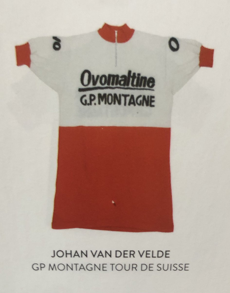 evertvandebeek's tweet photo. Oude wollen wielershirts. Naar mijn mening mooier dan dat moderne lycra spul. Bergtrui van 1978 uit de ronde van Zwitserland. 🇨🇭ex-Johan van der Velde. #gatochfietsen #classiccyclingjersey #wooliscool https://t.co/2TYkS6k5NR