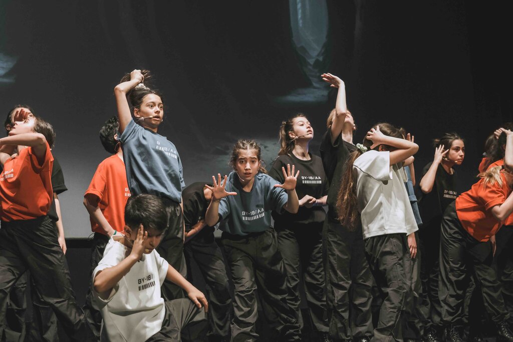 Türkiye’nin en büyük çocuk ve gençlik müzikali DOLAP, deprem bölgesindeki gençlerle buluşacak.

cocuk.gazetesanat.com/distopik-muzik…