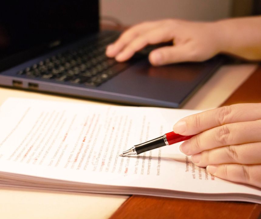 Making sure your manuscript is free of errors is essential to getting it published 🚩

With Eregendal's comprehensive proofreading service, you can rest assured that your work is ready to go! Get your manuscript ready for publication with Eregendal today! 📖