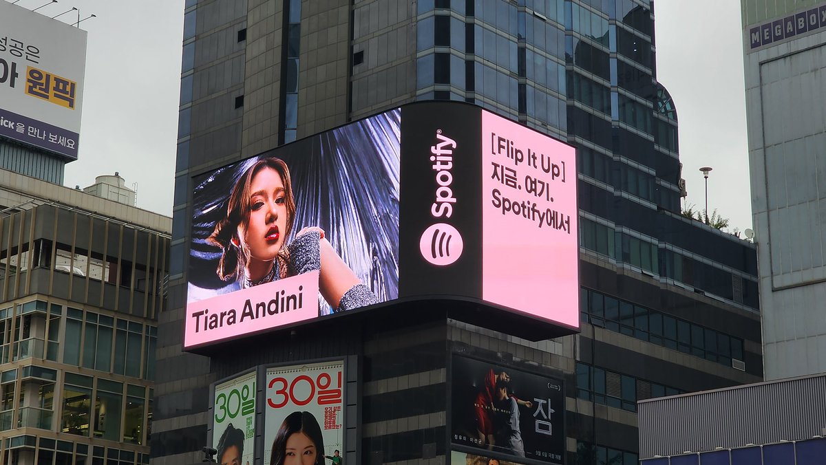 Tiara Andini 🌙 tweet media
