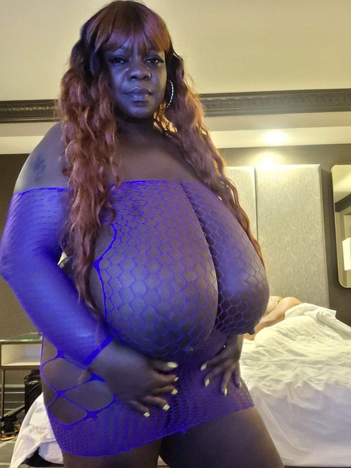 Good morning ✖️&hellip;. Happy New Week 🥰😘🍫 https://t.co/TRfMEVT0x6