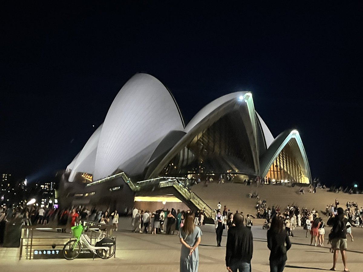 Elizabeth Oh tweet media