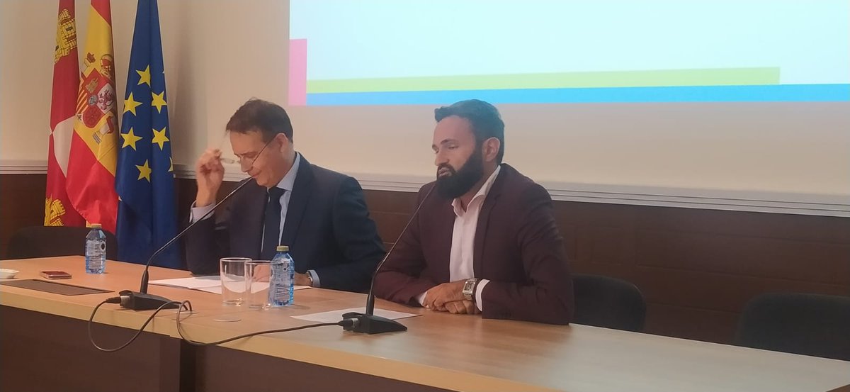 "Sustainability in peson-centred long-term care in rural areas". Eduardo Garcia Brea, <a href="/familiajcyl/">Familia Castilla y León</a> and <a href="/A_LMontero/">Alfonso Lara-Montero</a> , <a href="/ESNsocial/">European Social Network</a> , opening the event in Valladolid. Today we will talk about the <a href="/RuralCare_EU/">RuralCare</a>  project.