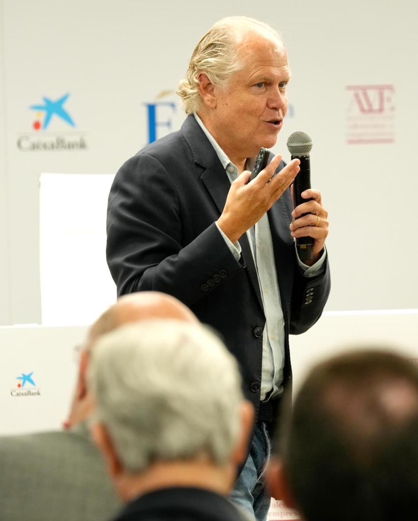 #EnriqueSilla “No es verdad que ser sostenible es caro porque cuidar del planeta de las personas es un gran valor para las empresas”
Avanzando hacia una sociedad más sostenible: el papel de los empresarios
#TallerAVÉtnor
<a href="/AVEmpresarios/">AVE</a>
<a href="/Jeanologia/">Jeanologia</a>
<a href="/caixabank/">CaixaBank</a>