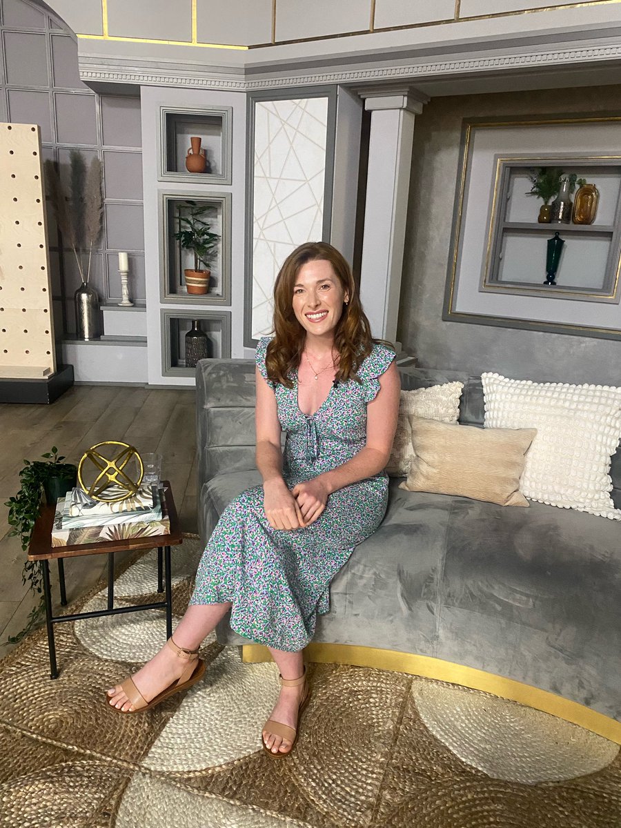 HannahReesUK's tweet photo. Countryside serenity to studio energy! 🌾📺 After a refreshing break I’m back at QVC. Ready to bring you the latest and greatest in Health and Well-being. Join me live this week! 🌿✨🎥 #TVPresenter #QVC #Presenter #Broadcaster #HealthandWellnessCoach https://t.co/ctoKujwuMk