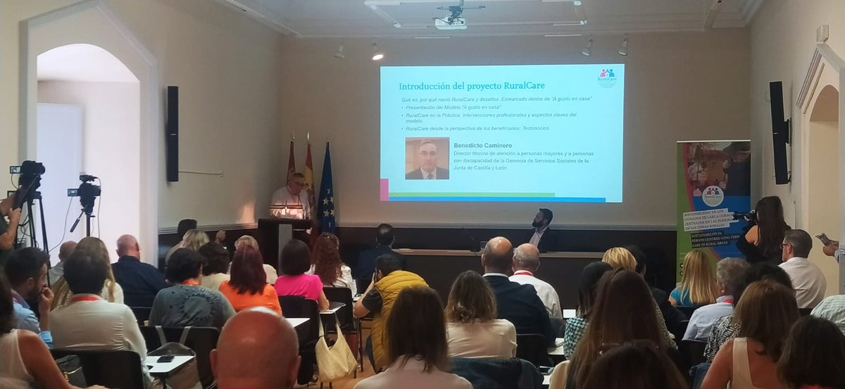 What is Rural Care? Why was it born? What are the challenges? Framed within the “Agusto en Casa”. Introducing <a href="/RuralCare_EU/">RuralCare</a>  at the event in Valladolid.
Benedicto Caminero, <a href="/familiajcyl/">Familia Castilla y León</a>, gives us some key elements of RuralCare in practice.