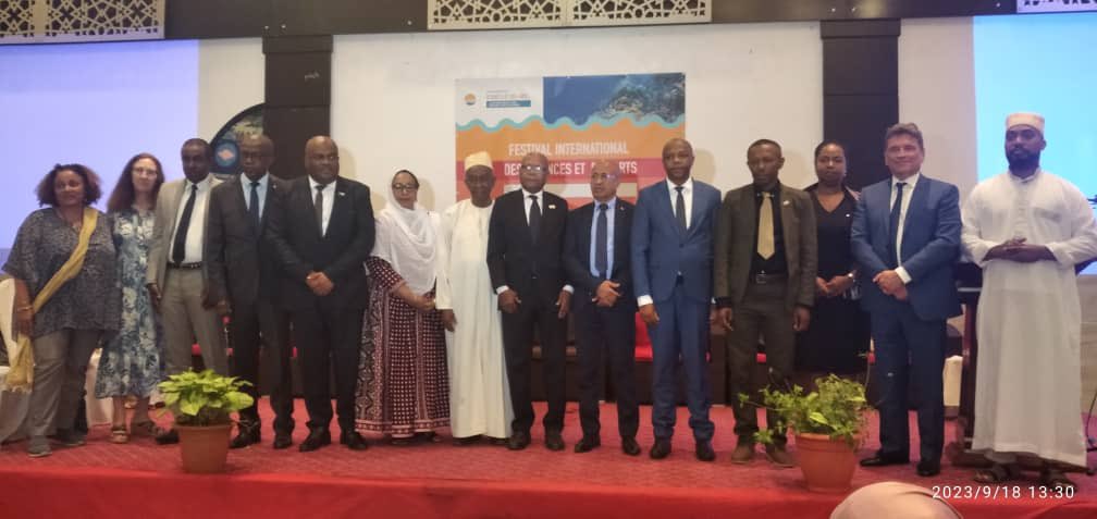 Première édition du  festival international des sciences et des arts(FESTART). La mer comme avenir de l'océan Indien dans l'archipel des Comores tel est le thème. Cet événement est organisé par le CNDSR en partenariat avec l’Ambassade de France, océan 5 et le projet R-POC.