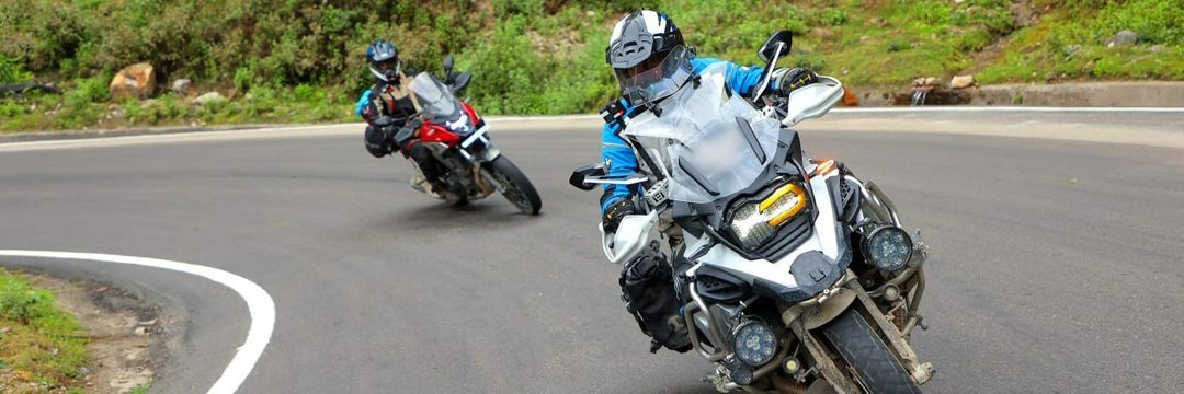 AjithFansUniv's tweet image. Dp And Header Picture Is Updated @VenusMotoTours.

Header Picture 🏍️🔥

#AjithKumarWorldTour 
#VidaaMuyarchi | #AjithKumar