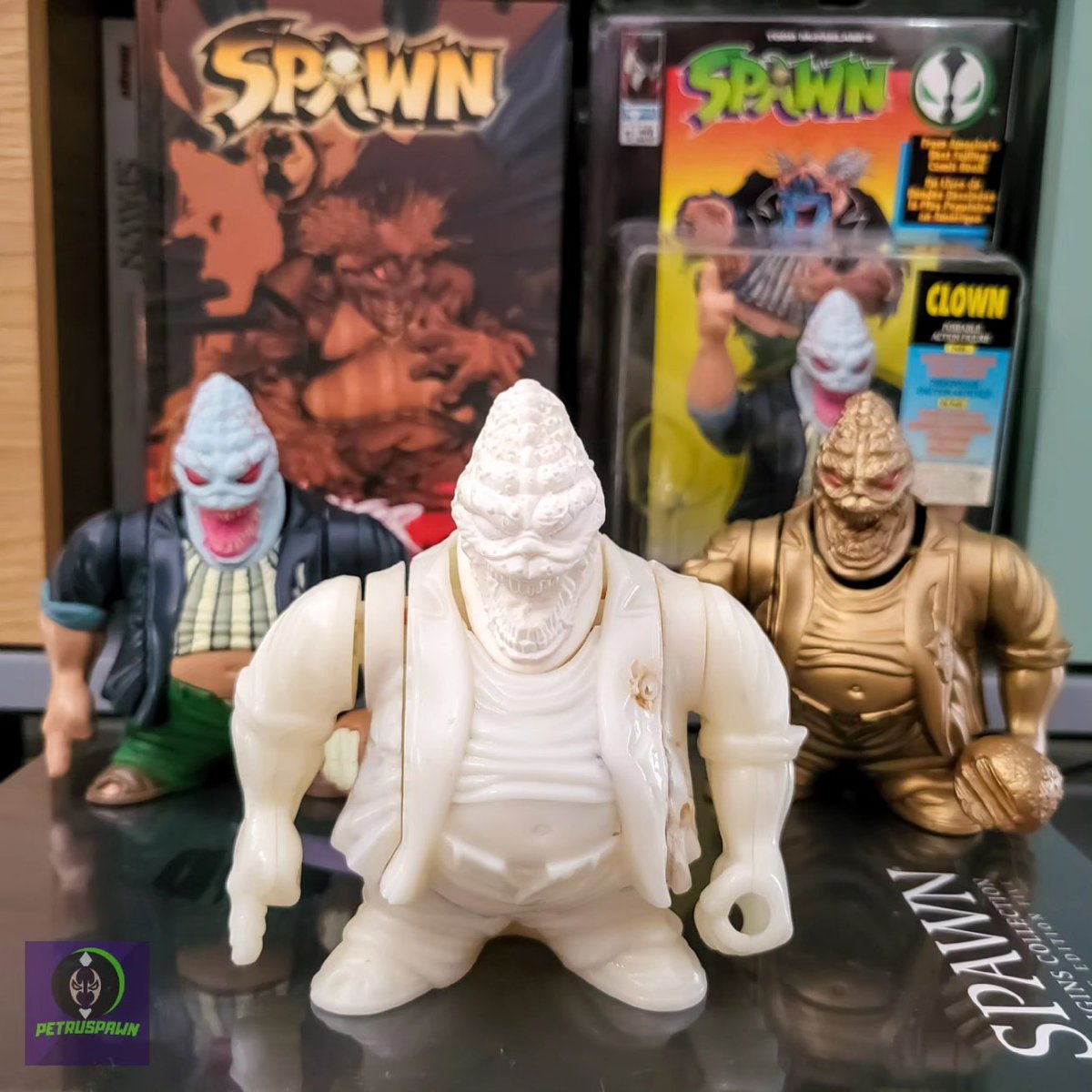 PetruSpawn's tweet photo. A true piece of history!
@PetruSpawn is proud to show you a test shot prototype figure of the very first Clown figure ever produced!
Do you remember turning his arm to try to change his head into the monster form head?
#spawnseries1
#spawntoys
#spawnfigure
#spawnclown
#spawn https://t.co/suQkAwQorx