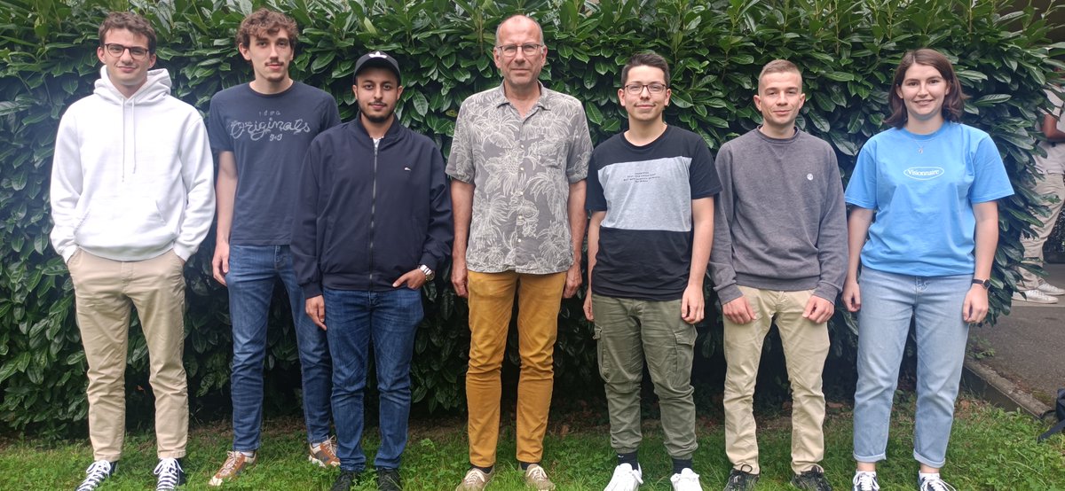 CentreLebesgue's tweet photo. Rentrée des masters math fonda @RennesUniv - voici les boursiers Lebesgue avec le directeur Frank Loray https://t.co/ExQXjrSb3l