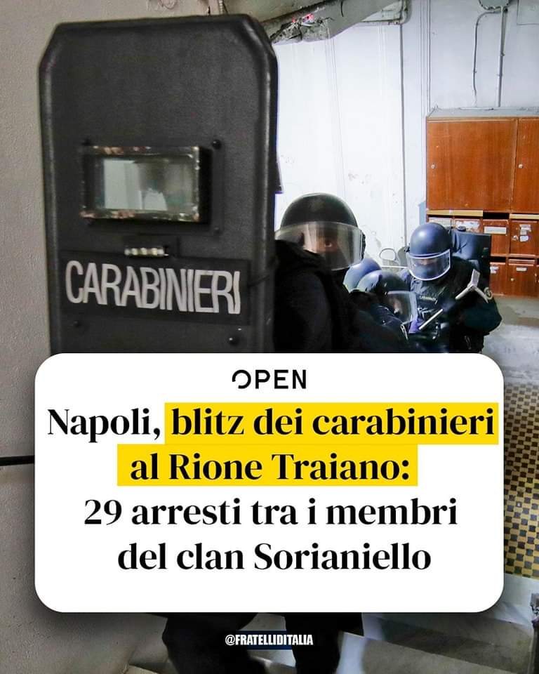FratellidItalia's tweet photo. 🔵 Un altro blitz che infligge un duro colpo alla camorra. Quando lo Stato fa sentire forte la sua presenza, la criminalità organizzata indietreggia. 

Complimenti alle Forze dell’Ordine, continuiamo così per ripristinare la legalità. https://t.co/A6rBEtmzGZ