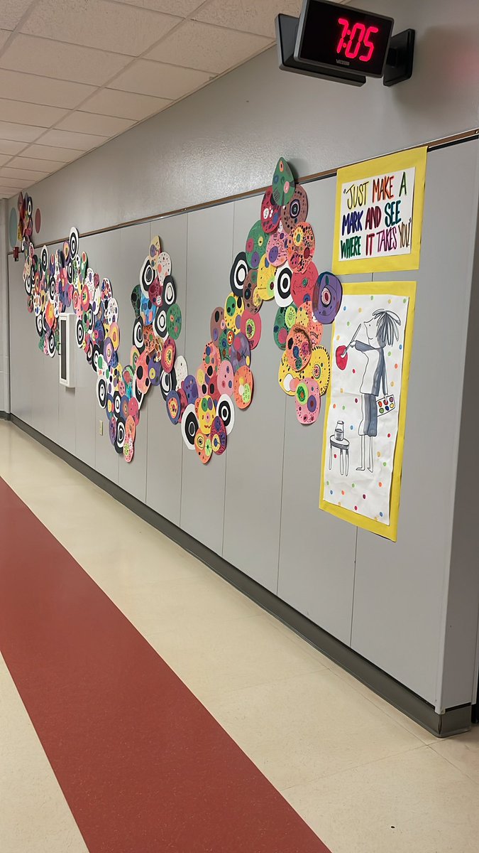 KimBrownMTA's tweet photo. I love when our halls are covered in artwork! Stefani Wallace is amazing and so are our Longbranch artists! @Longbranch_Elem #branchingout
#leadlovelearn https://t.co/mRiiAGBI8p