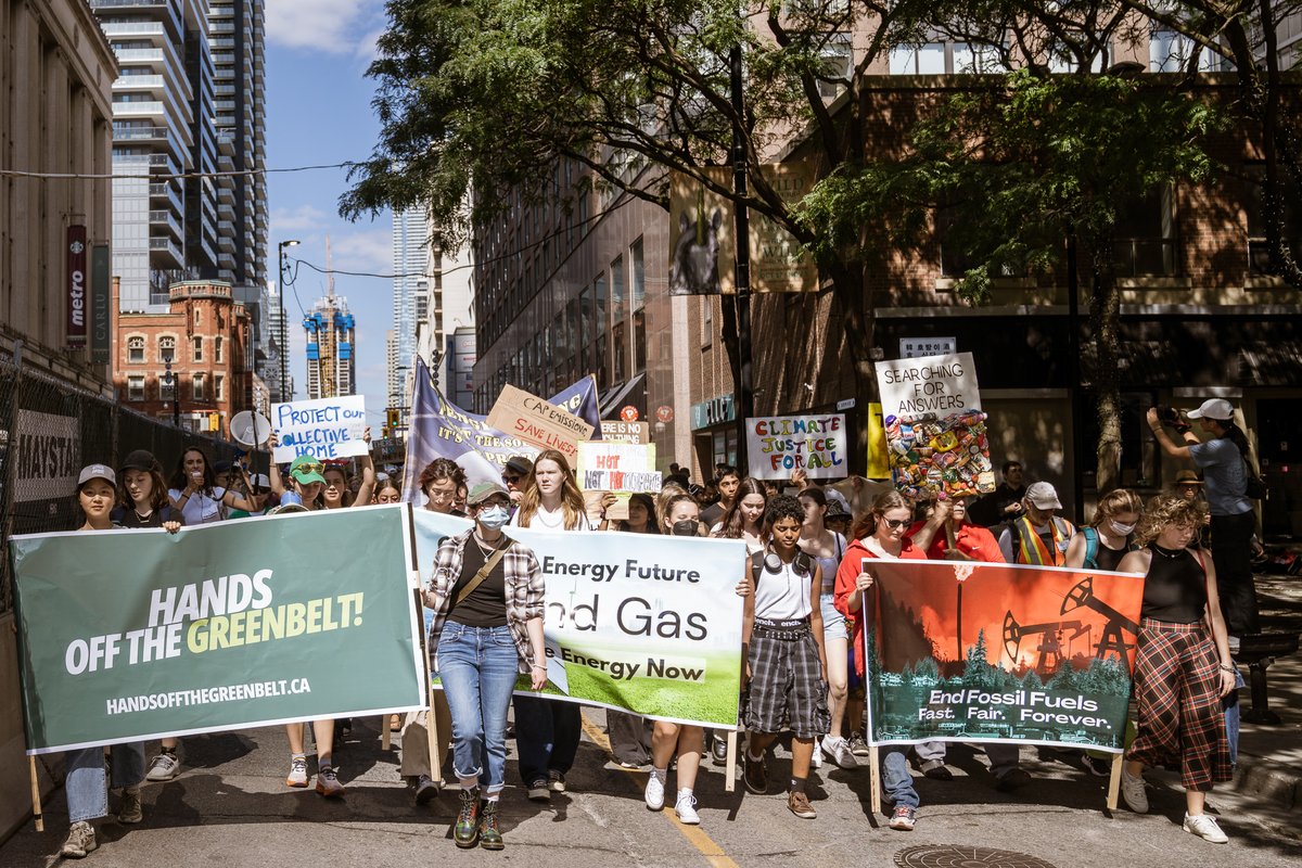 AlienorR2's tweet photo. The End of Fossil Fuels is necessary for our survival. But equally necessary is the ramping up of renewables, the drastic improvement in energy efficiency, and a real departure from consumption, greed, eploitation. 
Governments must work with us to make it happen. #EndFossilFuels https://t.co/fILyoad8B3