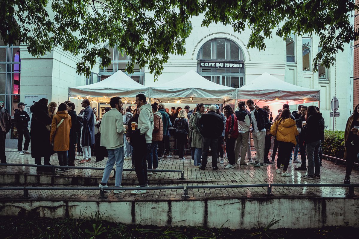 macLyon's tweet photo. 🔥 L’inauguration des expositions c’est dans 2 jours ! Envie de visiter des expositions &amp; de danser ? Ce jeudi on se donne rdv à 18h30 au #macLYON pour découvrir 3 expositions jusqu'à 23h30 et profiter des DJ sets XXL du macBAR jusqu'à 1h du matin 😍
👉 https://t.co/CeftExvEhn https://t.co/FzfT1jZUjv