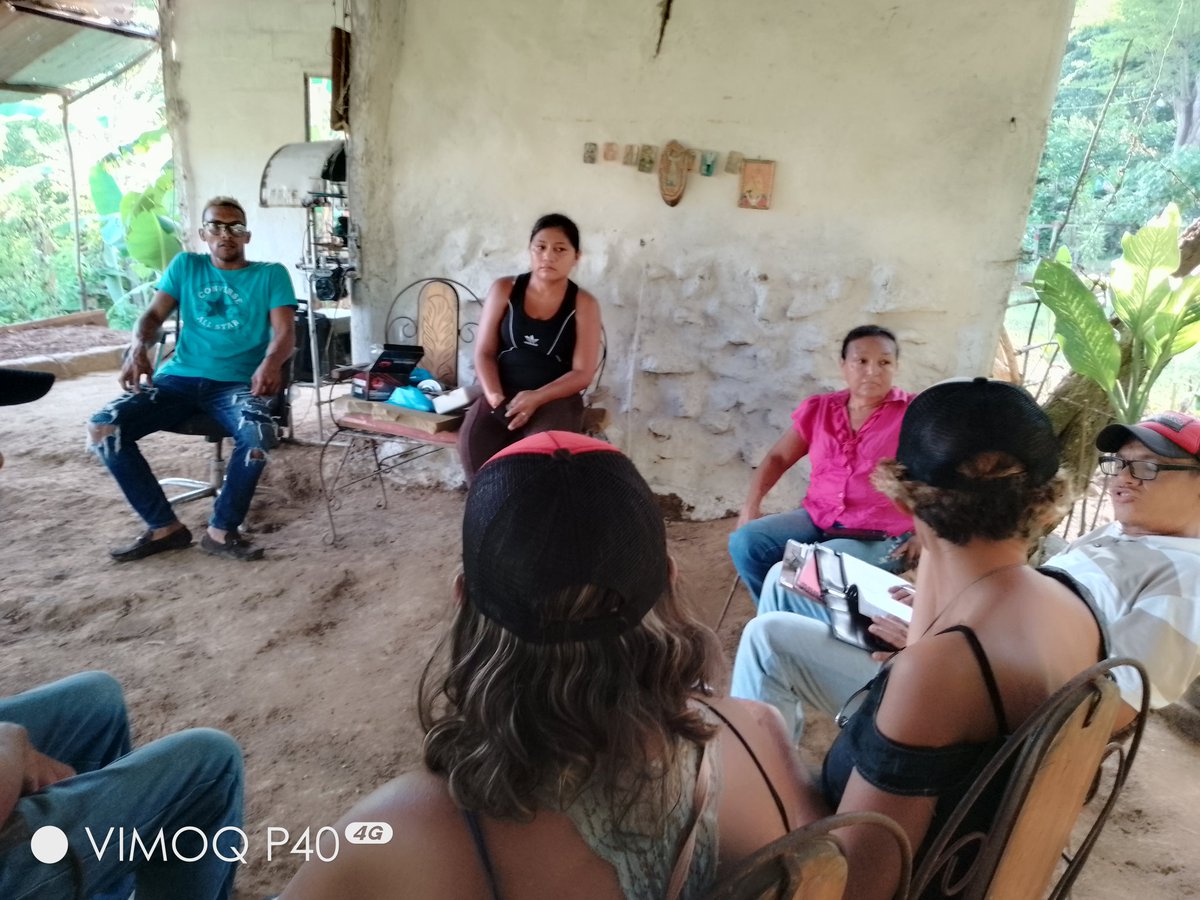 tupamarozaraza4's tweet photo. @tupamarozaraza4, Avanzando, en reunió operativa, revisando y actualizando agenda de actividades conjuntas con sus células. Nos caracteriza la sencillez y el Trabajo en equipo, TUPAMARO EJEMPLO DE LUCHA. #VenezuelaGrandeComoYulimar
@NicolasMaduro https://t.co/weYmIA0L2Y