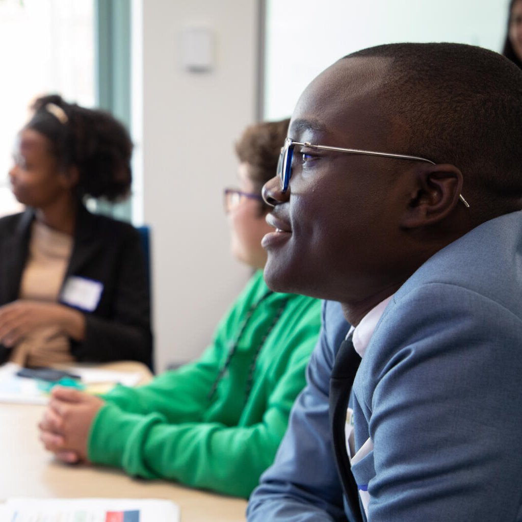 UNICEF_Moz's tweet image. &quot;É dialogando com influenciadores e tomadores de decisão e expondo as minhas ideias e sugestões que posso contribuir para combater as mudanças climáticas e tornar o mundo melhor para todos&quot; - Weiss Pambe, Jovem Advogado do UNICEF 🇲🇿 durante o #SDGActionWeekend.
#UNGA78