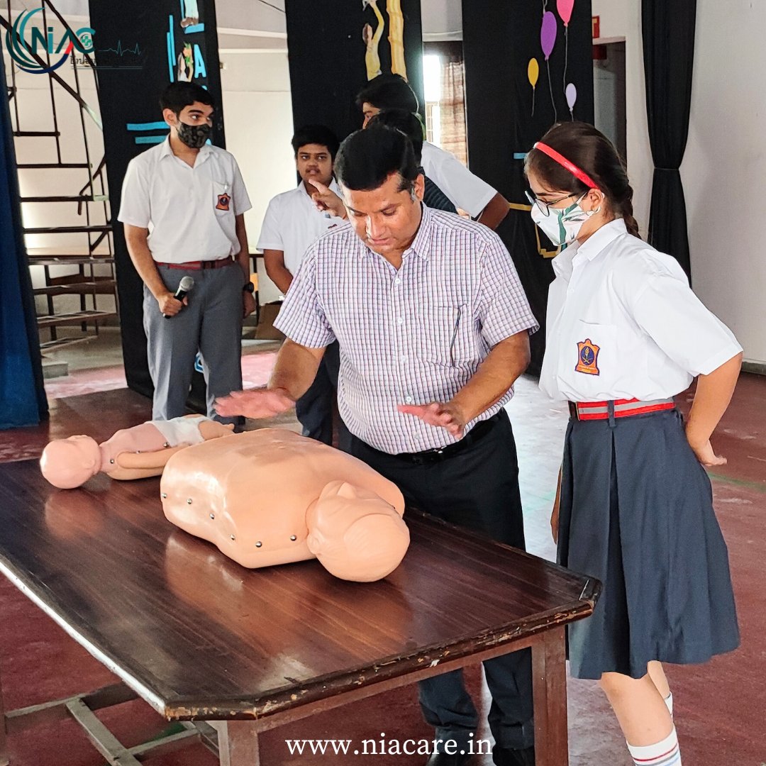 LtdNiac's tweet photo. #blsawareness #lifesavers #bls #training #teachingandtraining #niac #armyschool https://t.co/9uWWcGxgzv