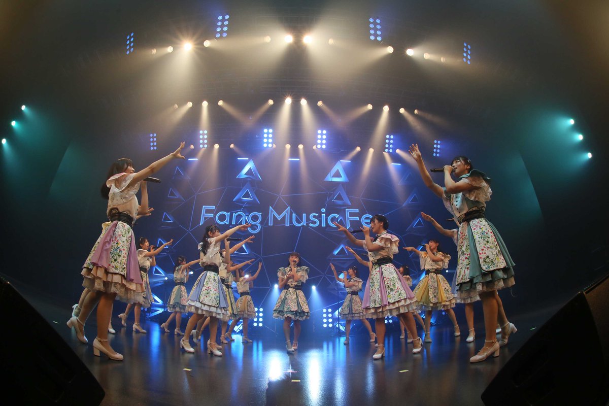Fangfes0213's tweet photo. ／

　「Fang Music Fes #02」
　　会場の様子をお届け✉️

＼

STU48 さん(@STU48_official_ )のステージを
ちょっとだけお見せしちゃいます🍁

あれ…？アンコールで
あの方が飛び入り参加？！

#ファングフェス #STU48 https://t.co/RQ8LKhgNoe