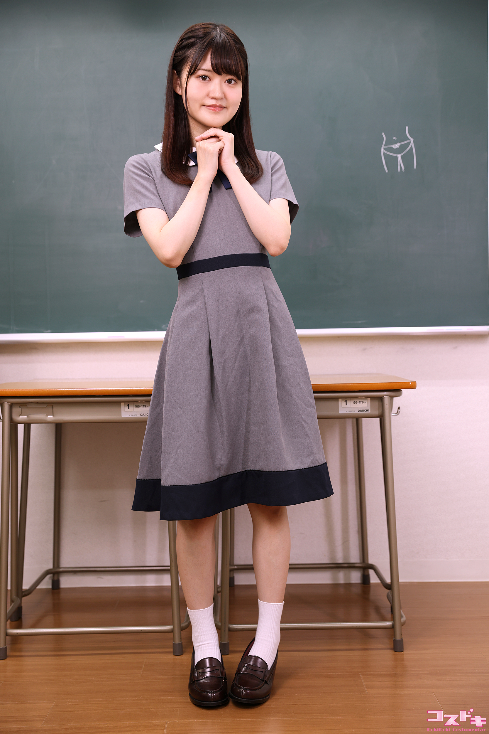 小森はるきセーラー服 フルセット】小森はるき【画像＆動画】-恥じらいウブ新人の初イメージ体験記 – コスドキ