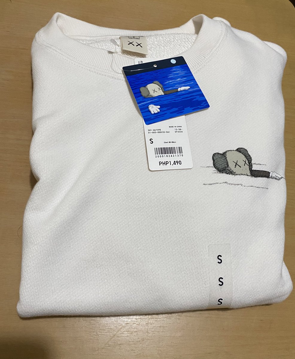 YoZeik's tweet photo. Got the elusive sweater 🔥
#KAWSUT #UniqloPH #KAWS https://t.co/UjBs7Yae9n