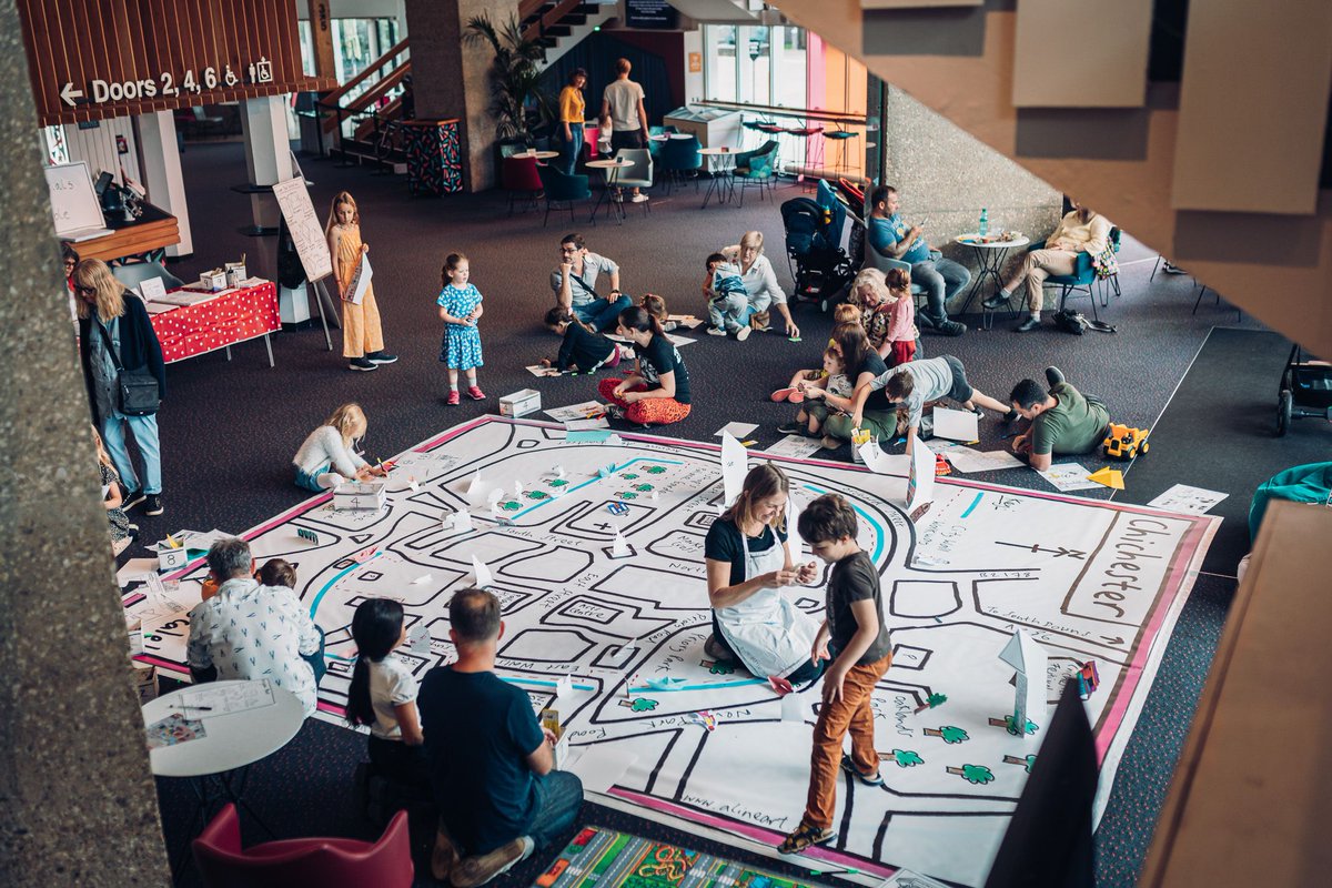 This Saturday 23 September. 10am-3pm. Fold Your City @ChichesterFT Fold, cut, scribble and draw! Help us create a giant paper map of Chichester. All ages welcome. Be part of this evolving installation #alineart #familyarts All info: cft.org.uk/offstage/fold-…