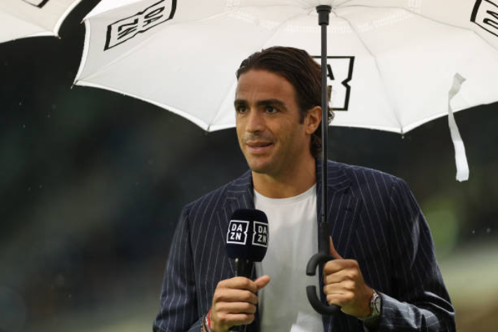 Love spotting our brollies out in the wild 😜 

They certainly do come in handy when you’re #broadcasting outside! ⚽📺