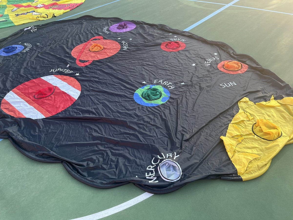 Today at @AllamandaES, we’re kicking off our parachute unit with the nutrition and solar system parachutes that we received from PBCSD Physical Education Department! Thanks again, @ericsternPE @aschneider36 @TiradoEileen! #ContentIntegration #PBCPERocks 🥦🪐