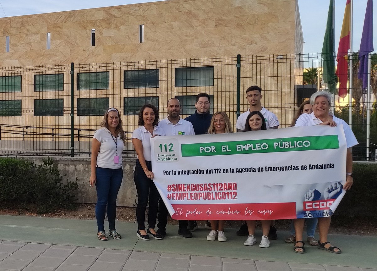 112CCOOMALAGA's tweet photo. 📢 @antoniosanz otra semana mas y los trabajadores de #Emergencias112Andalucía seguimos solicitando el #EmpleoPublico112And #SinExcusas112And 

Deje de seguir subcontratado‼️

☎️🆘1️⃣1️⃣2️⃣🆘☎️
A qué esperan?
@InteriorJunta
@javiergil76

Y los pliegos? y #ASEMA?
#OtoñoCaliente112 https://t.co/0VhB2YXGRk