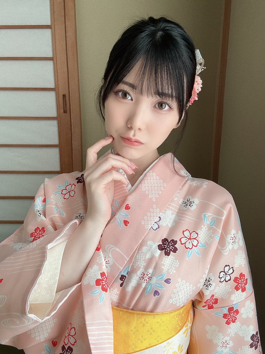 _ishikawamio_'s tweet photo. じーーーー、、、 https://t.co/cUEKJRx2I5
