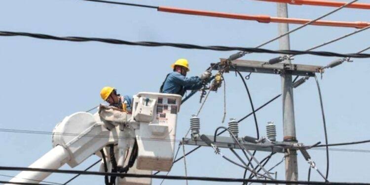 noticiasdeqro's tweet photo. #CFEN | 💡💡 Del 2020 a la fecha, el vandalismo y robo de equipamiento hacia la CFE en Querétaro, aumentó hasta un 400 por ciento, lo que implica una afectación económica superior a los 45 millones de pesos
https://t.co/RX59zPIGOq
#NOTICIASDEQUERETARO https://t.co/3Rph7Pz5dM
