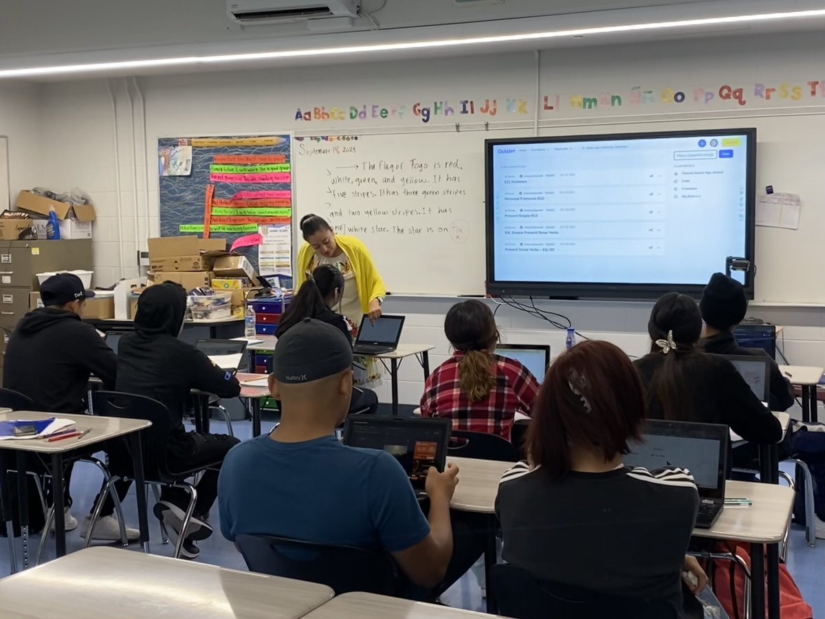 MsMarianneRamos's tweet photo. 1 of 2: The Islands is so fortunate to have such a dedicated and knowledgeable World Language team. Thank you Ms. Garcia, Ms. Zepeda, Ms. Rico, and Ms. Favela for everything you do for our students. #RaiderPride #worldlanguagedepartment #weareoxnardunion https://t.co/A04m3Zf6ul