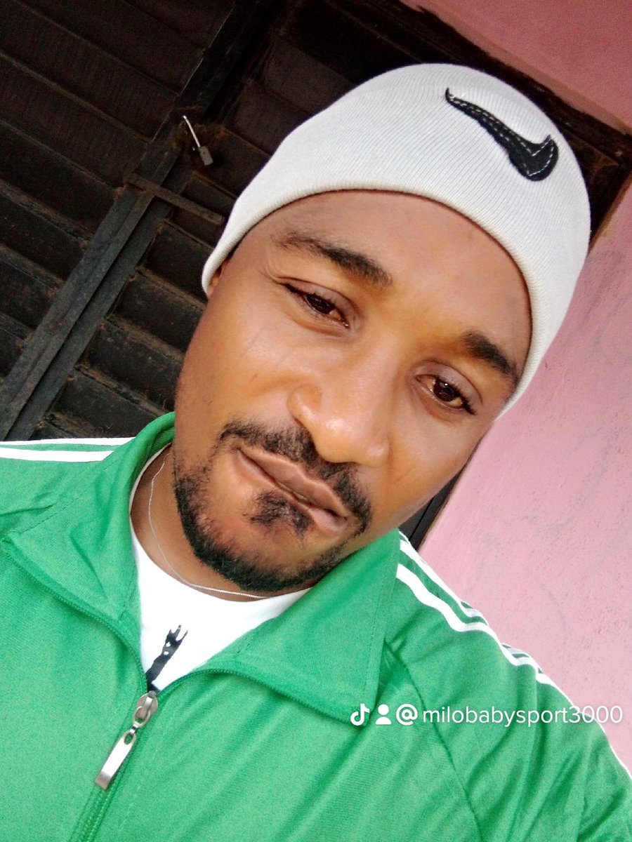 MilobabyD's tweet photo. @MilobabyD IKD FM 106.1.... Yoruba sport broadcaster.... https://t.co/V6CXuyZ7ce