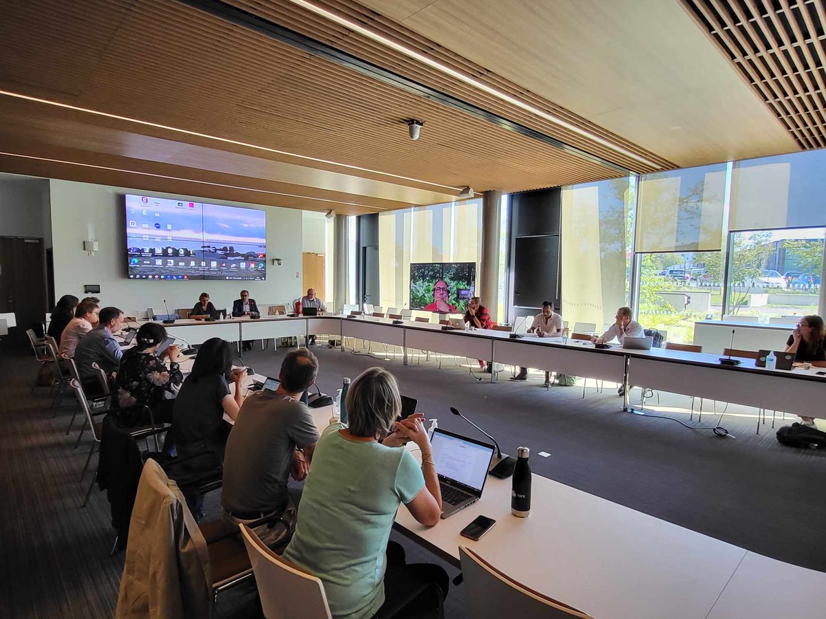 🔴Échanges avec les enseignants-chercheurs autour de l'élaboration d'un enseignement commun à la transition écologique et sociétale à destination des étudiants.🌍🌎
<a href="/GuillaumeGelle/">Guillaume GELLE</a> rappelle l’importance de l’enjeu "il est urgent de former les citoyens de demain afin qu’ils