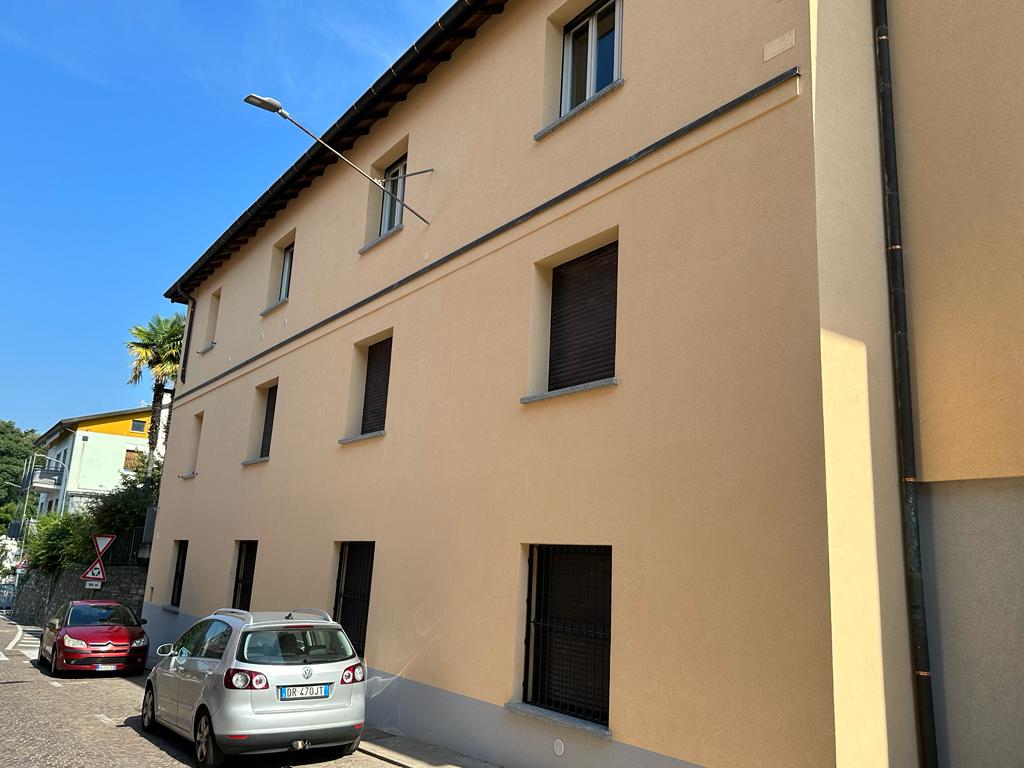 Che bella festa, ieri, alla Scuola Materna di Comerio #Varese: edificio rinnovato completamente e consueto entusiasmo di bambini, famiglie e insegnanti. 
Gli istituti paritari sono davvero un miracolo quotidiano!
<a href="/gigidepalo/">Gigi De Palo</a> <a href="/AnnaMonia_A/">Anna Monia Alfieri</a>